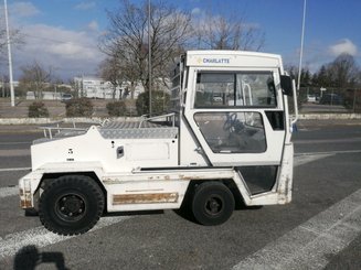 Tow tractor Charlatte T135 - 1