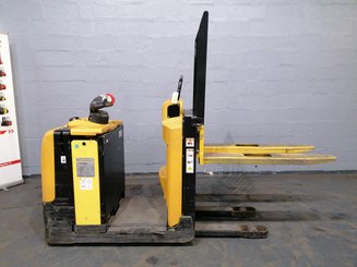 Low-level order picker Yale MO10L - 1