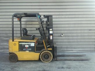 Four wheel front forklift Caterpillar EP25K-PAC - 1