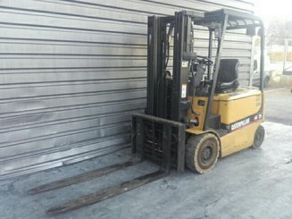 Four wheel front forklift Caterpillar EP25K-PAC - 1