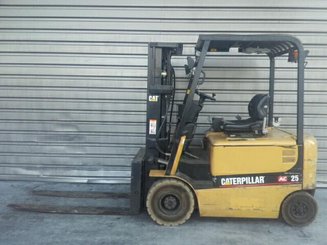 Four wheel front forklift Caterpillar EP25K-PAC