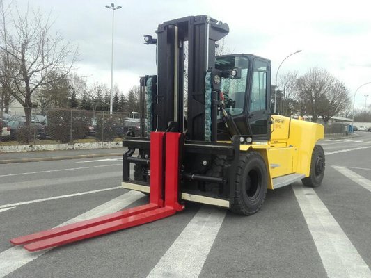 Four wheel front forklift Hyster H16XM-12 - 1