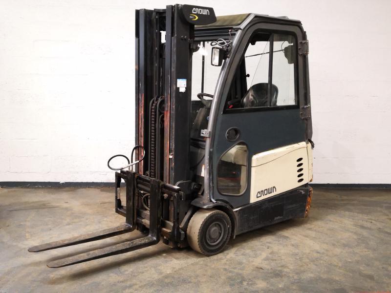 Three wheel counterbalanced forklift Crown SC5320 1,3 - 1