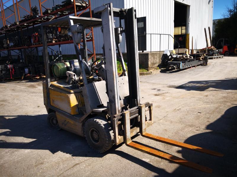 Four wheel counterbalanced forklift Yale GLP16 - 1