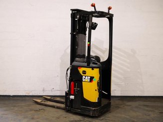 Stand-on pallet stacker Caterpillar NSR16N
