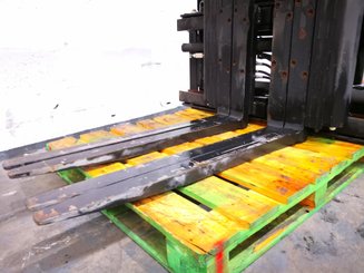 Single/multi fork 2 pallet handler Caterpillar 4000