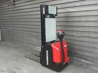 Pedestrian pallet stacker Hangcha CDD16-AC1