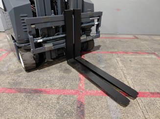Four-way forklift AMLIFT AGILIFT 3000E