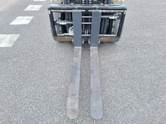 Four wheel front forklift Caterpillar GP35 NTD