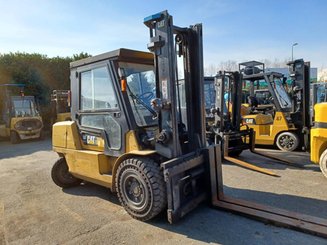 Four wheel front forklift Caterpillar DP50K2