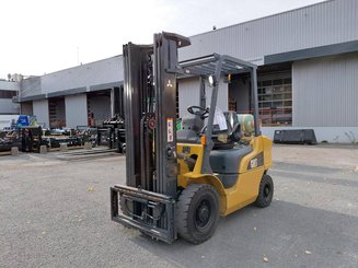 Four wheel front forklift Caterpillar GP25N