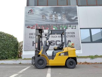Four wheel front forklift Caterpillar GP25N