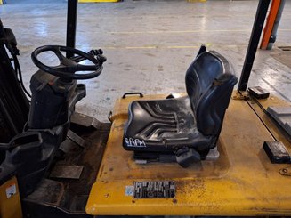 Four wheel front forklift Caterpillar EP30K-PAC