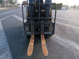 Four wheel front forklift Caterpillar EC25