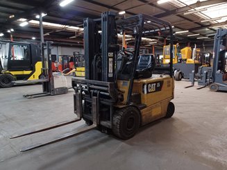Four wheel front forklift Caterpillar EP25K-PAC