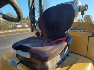 Four wheel front forklift Caterpillar GC45K SWB