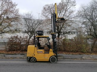 Four wheel front forklift Caterpillar GC45K SWB