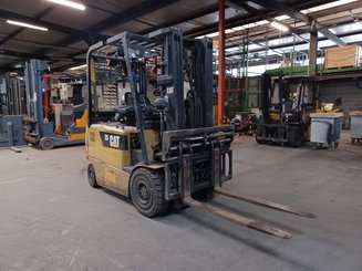 Four wheel front forklift Caterpillar EP25K-PAC