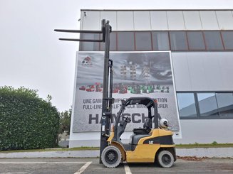 Four wheel front forklift Caterpillar GP25N