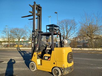 Four wheel front forklift Caterpillar GC45K SWB
