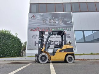Four wheel front forklift Caterpillar GP25N