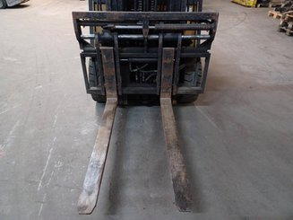 Four wheel front forklift Caterpillar EP25K-PAC