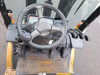 Four wheel front forklift Caterpillar GP25N