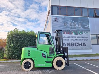 Four wheel front forklift Hangcha X70i