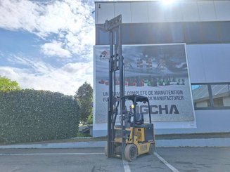 Four wheel front forklift Caterpillar EC25N - 6
