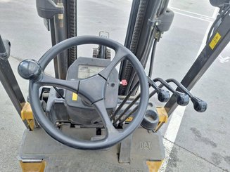 Four wheel front forklift Caterpillar EC25N - 13