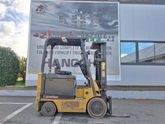 Four wheel front forklift Caterpillar EC25N - 5