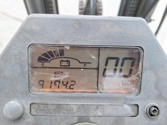 Four wheel front forklift Caterpillar EC25N - 15