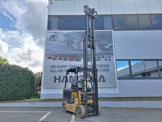 Four wheel front forklift Caterpillar EC25N - 7