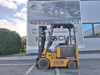 Four wheel front forklift Caterpillar EC25N - 2