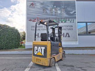 Four wheel front forklift Caterpillar EC25N - 4