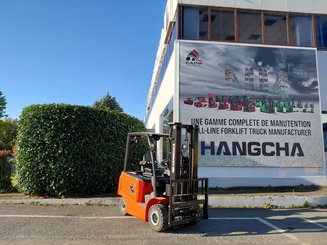 Four wheel front forklift Hangcha AE18 - 1