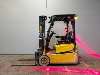 Three wheel front forklift Yale ERP16VT SWB