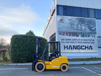 Four wheel front forklift Hangcha XE35i (CPD35-XEY2HA-SI)