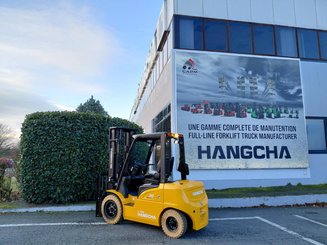 Four wheel front forklift Hangcha XE35i (CPD35-XEY2HA-SI)