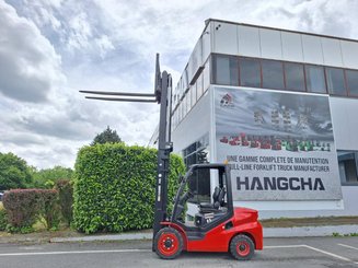 Four wheel front forklift Hangcha XF35D-2