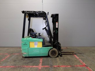 Three wheel front forklift Yale ERP16 ATF - 5