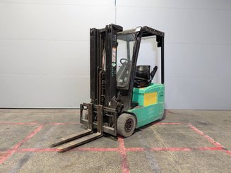 Three wheel front forklift Yale ERP16 ATF - 1