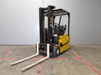 Three wheel front forklift Yale ERP15VC - 1