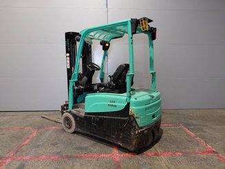Three wheel front forklift Yale ERP16VTLWB - 2