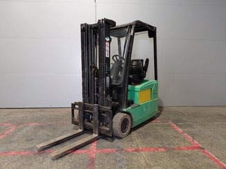 Three wheel front forklift Yale ERP16 ATF - 1