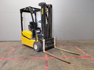 Three wheel front forklift Yale ERP18VT - 1