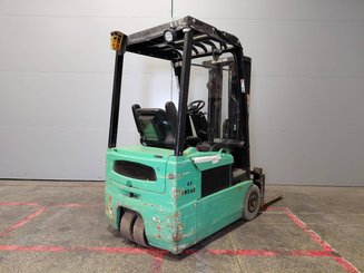 Three wheel front forklift Yale ERP16 ATF - 3