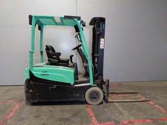 Three wheel front forklift Yale ERP16VTLWB - 5