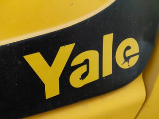 Three wheel front forklift Yale ERP18VT - 8