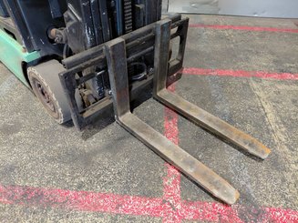Three wheel front forklift Yale ERP16 ATF - 6